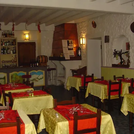 Le Saint Domingue 3* Die